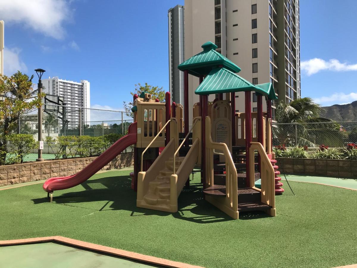 Waikiki Banyan 1Br With Great Ocean Views, Steps To Beach & Parking! Хонолулу Екстериор снимка