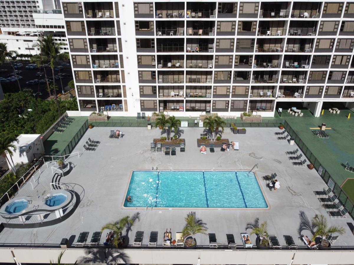 Waikiki Banyan 1Br With Great Ocean Views, Steps To Beach & Parking! Хонолулу Екстериор снимка