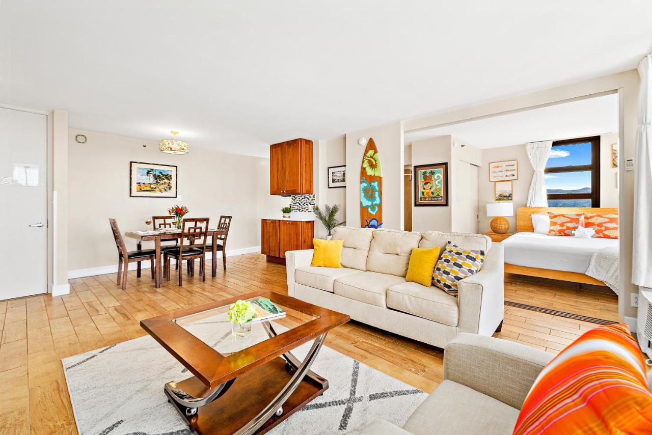 Waikiki Banyan 1Br With Great Ocean Views, Steps To Beach & Parking! Хонолулу Екстериор снимка