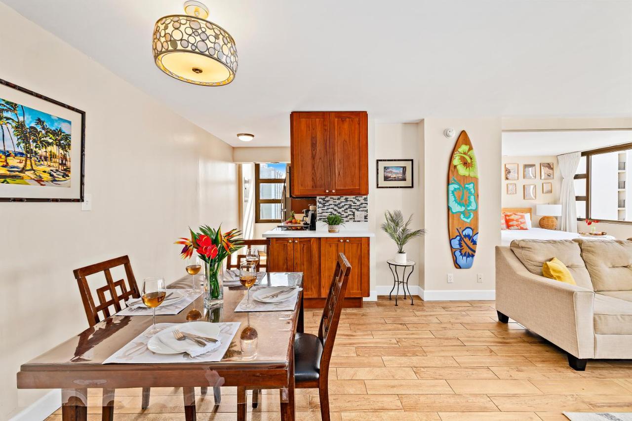 Waikiki Banyan 1Br With Great Ocean Views, Steps To Beach & Parking! Хонолулу Екстериор снимка