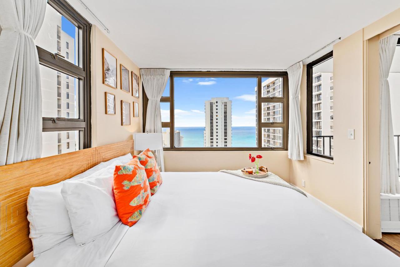 Waikiki Banyan 1Br With Great Ocean Views, Steps To Beach & Parking! Хонолулу Екстериор снимка