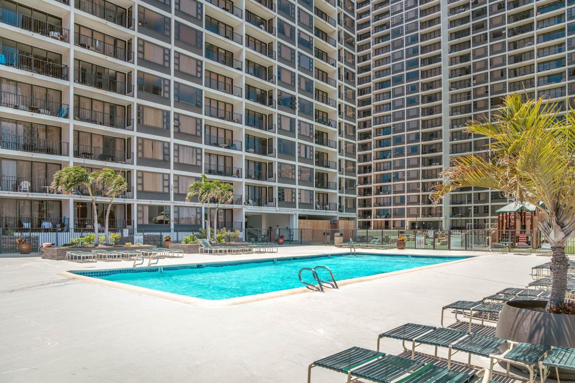 Waikiki Banyan 1Br With Great Ocean Views, Steps To Beach & Parking! Хонолулу Екстериор снимка