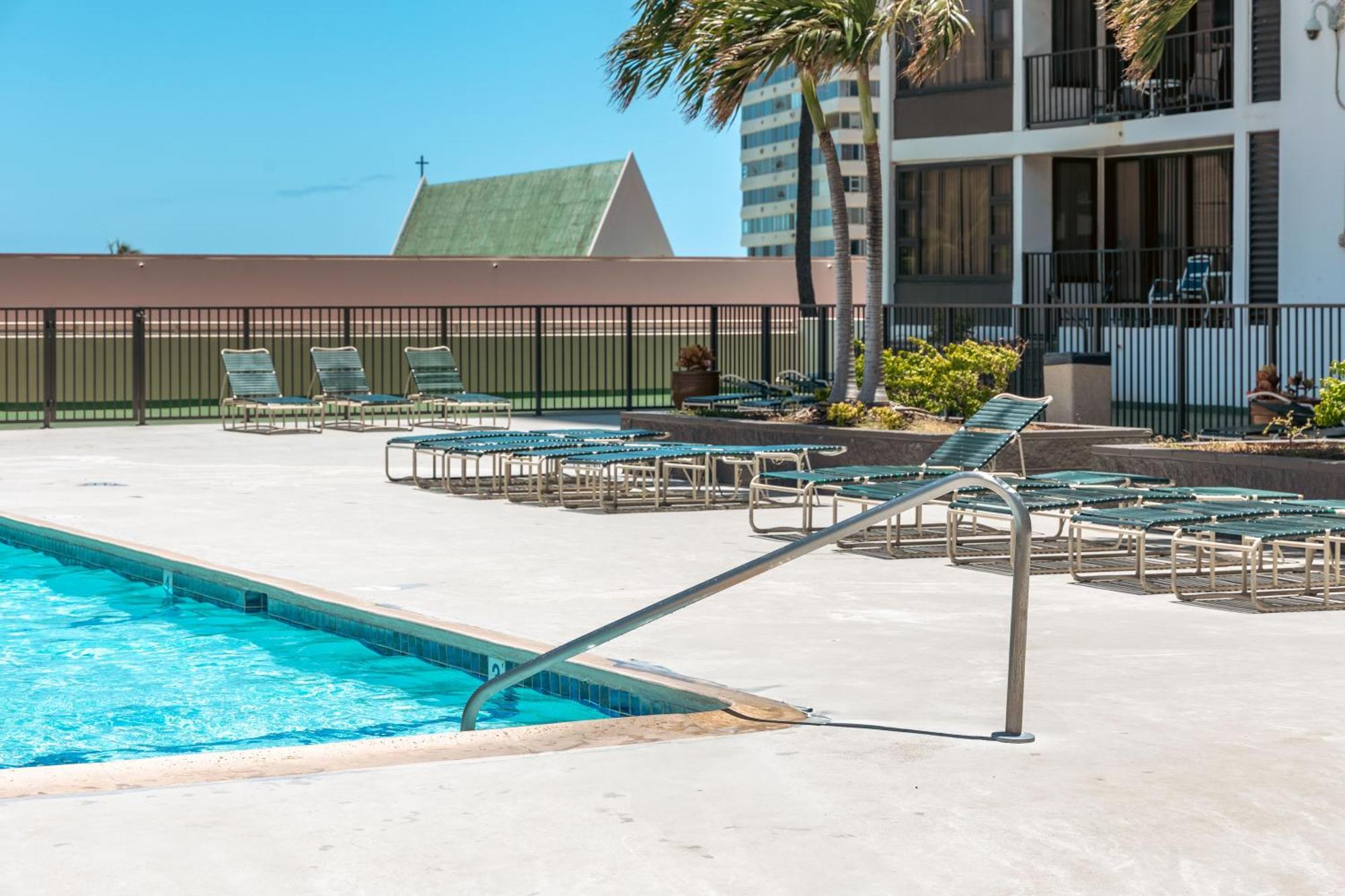 Waikiki Banyan 1Br With Great Ocean Views, Steps To Beach & Parking! Хонолулу Екстериор снимка