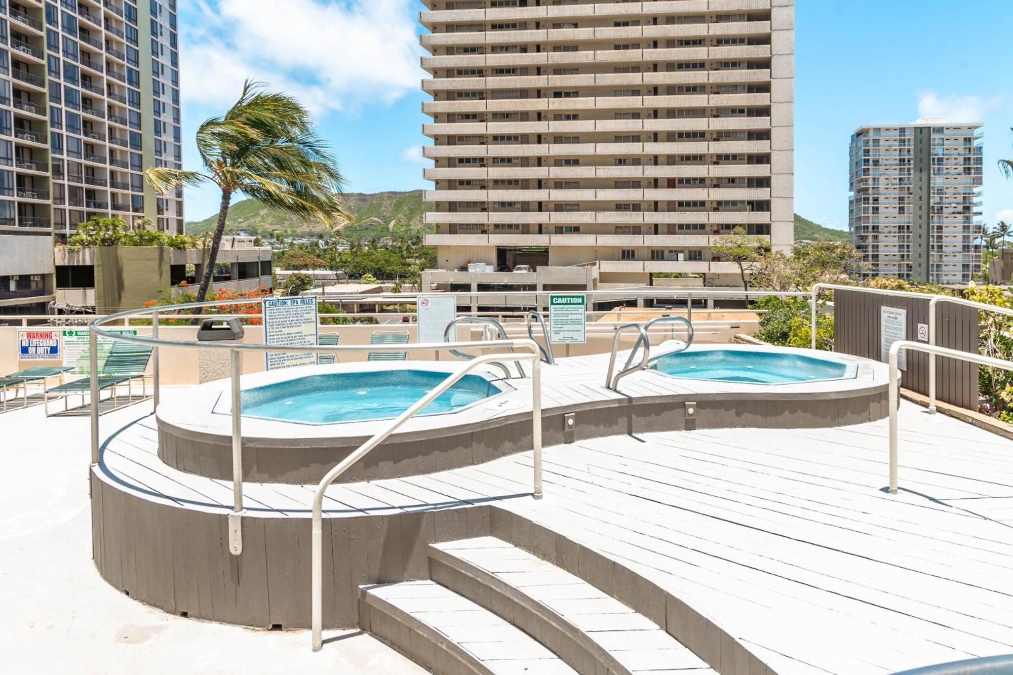 Waikiki Banyan 1Br With Great Ocean Views, Steps To Beach & Parking! Хонолулу Екстериор снимка