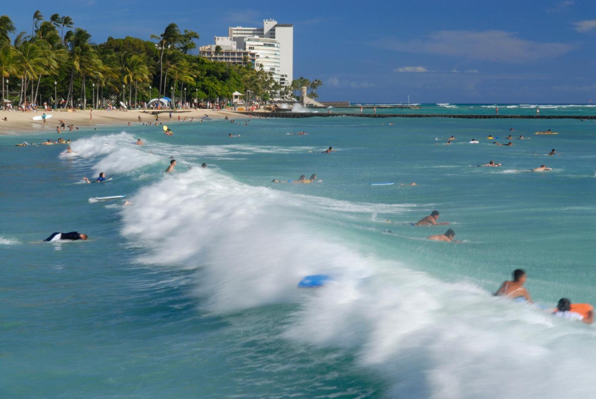 Waikiki Banyan 1Br With Great Ocean Views, Steps To Beach & Parking! Хонолулу Екстериор снимка