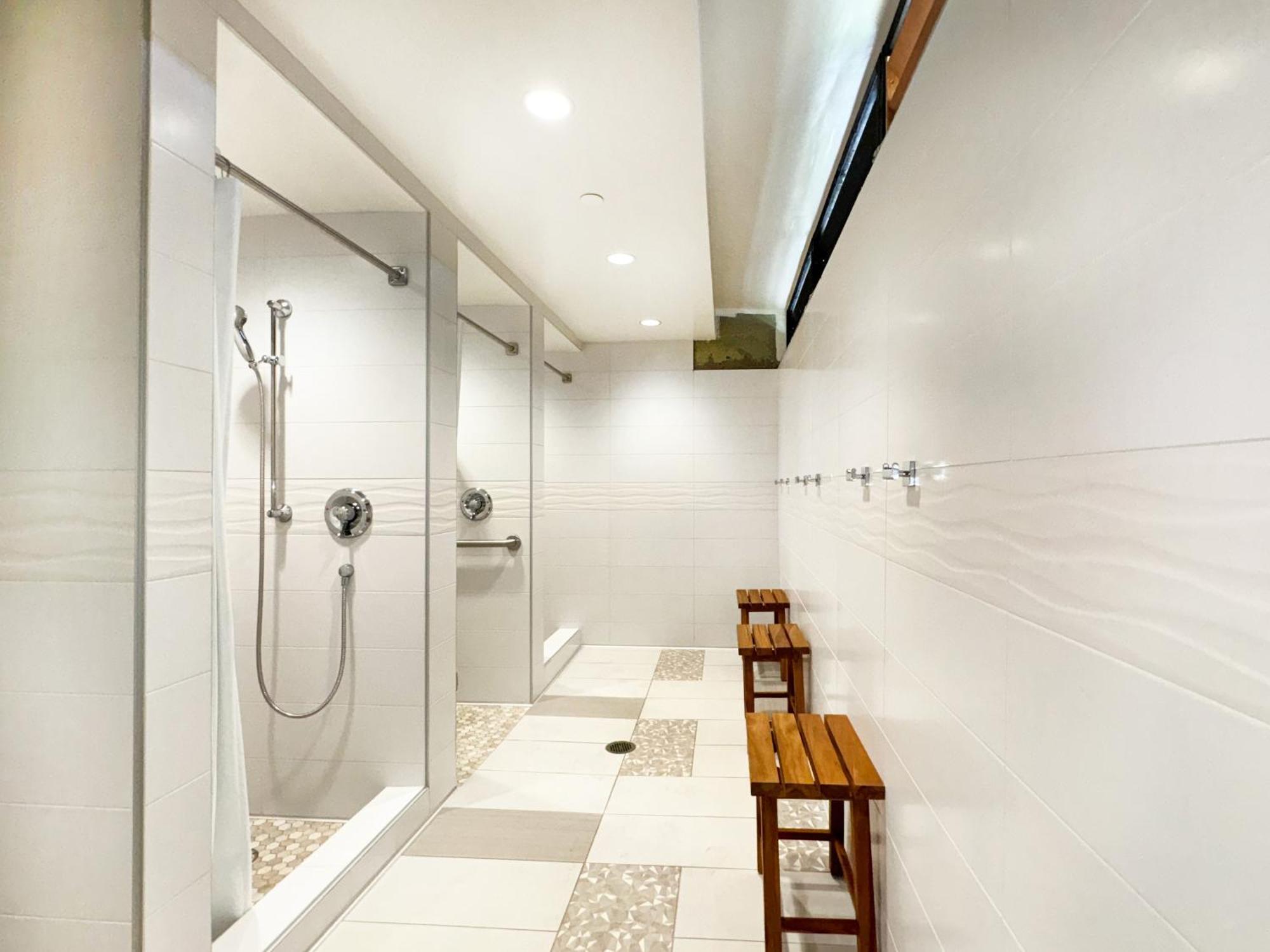 Waikiki Banyan 1Br With Great Ocean Views, Steps To Beach & Parking! Хонолулу Екстериор снимка