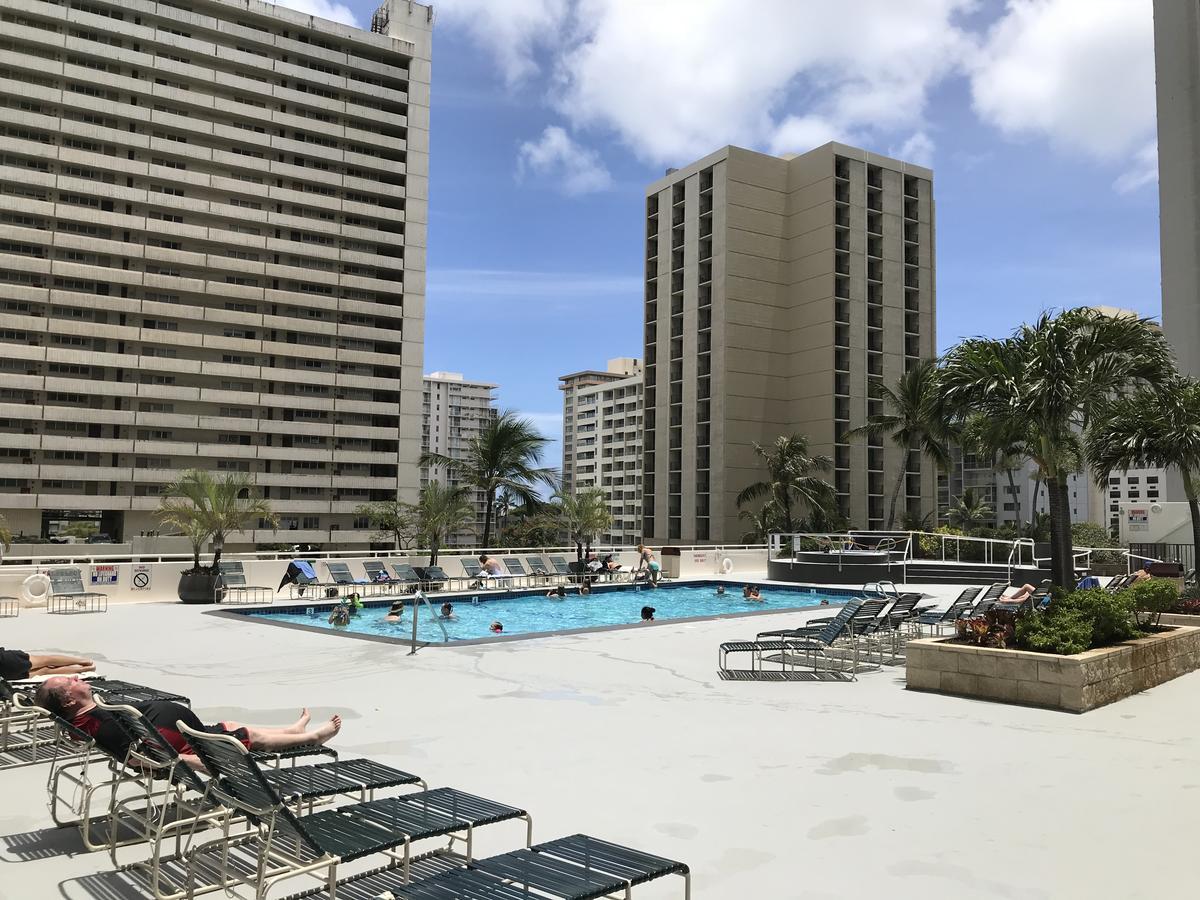 Waikiki Banyan 1Br With Great Ocean Views, Steps To Beach & Parking! Хонолулу Екстериор снимка