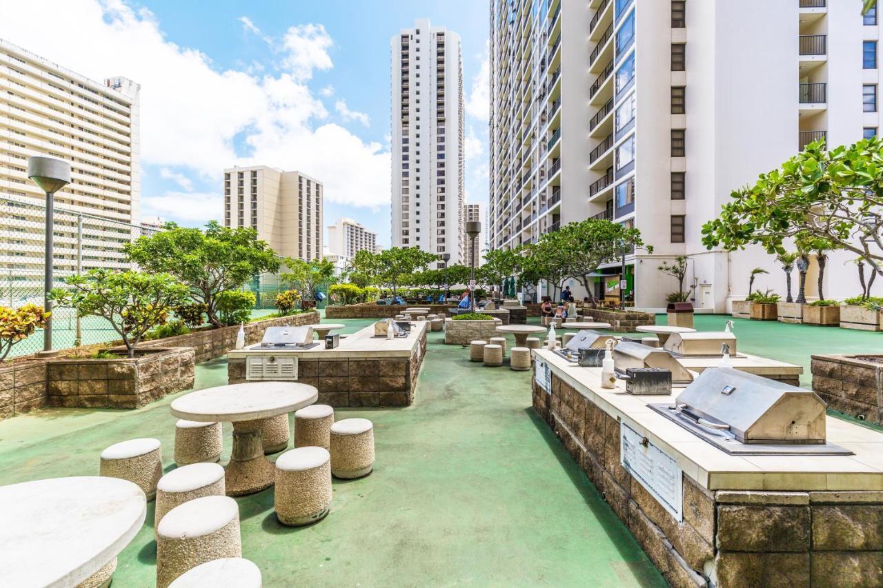 Waikiki Banyan 1Br With Great Ocean Views, Steps To Beach & Parking! Хонолулу Стая снимка